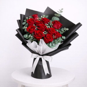 Midnight Elegance Bouquet – 12 Red Roses